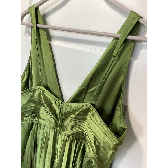 NWT Abercrombie & Fitch Women's The A&F Giselle Pleated Mini Dress Green Size XL - Picture 7 of 14